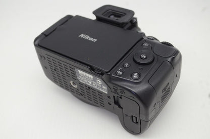 良品 Nikon ニコン D5200 ボディ デジタル一眼レフカメラ 251107b