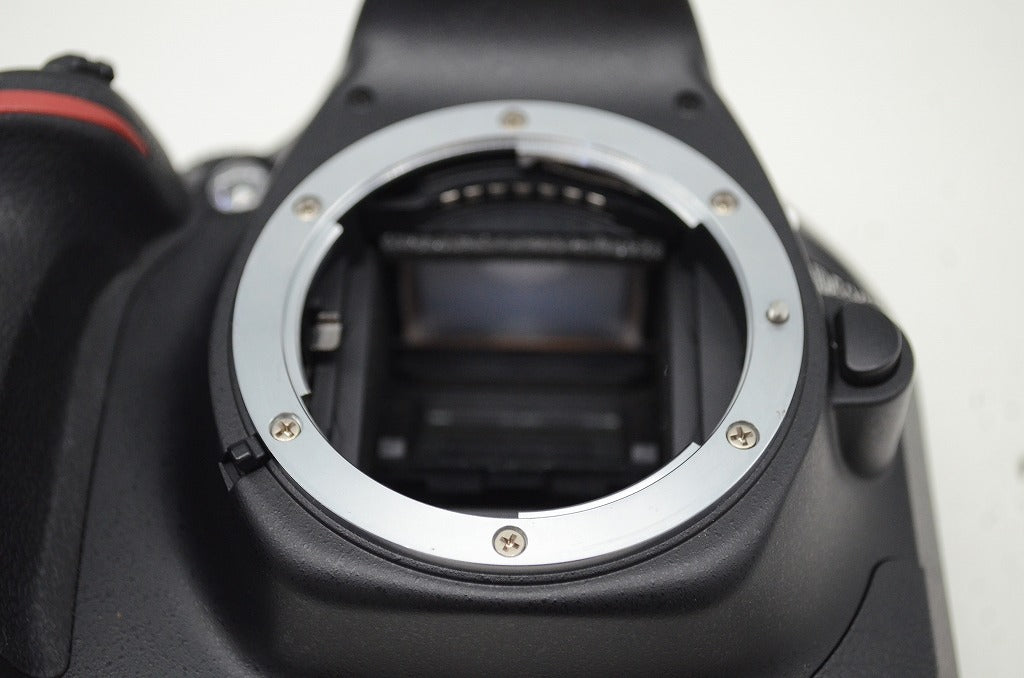良品 Nikon ニコン D5200 ボディ デジタル一眼レフカメラ 251107b
