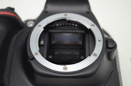 良品 Nikon ニコン D5200 ボディ デジタル一眼レフカメラ 251107b