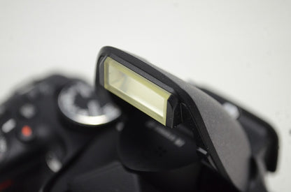 良品 Nikon ニコン D5200 ボディ デジタル一眼レフカメラ 251107b