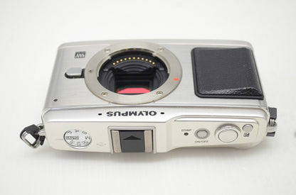 訳あり品 OLYMPUS オリンパス PEN E-P1 ボディ ミラーレス一眼カメラ シルバー 251113a