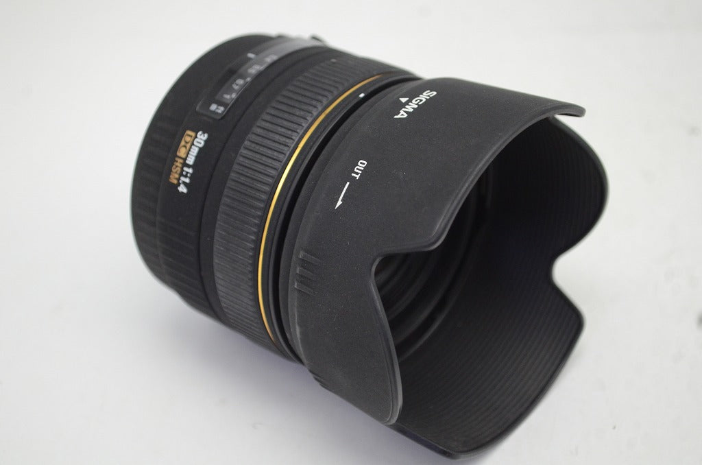 訳あり品 SIGMA シグマ 30mm F1.4 EX DC HSM Canon EFマウント 単焦点レンズ フード付 250911n