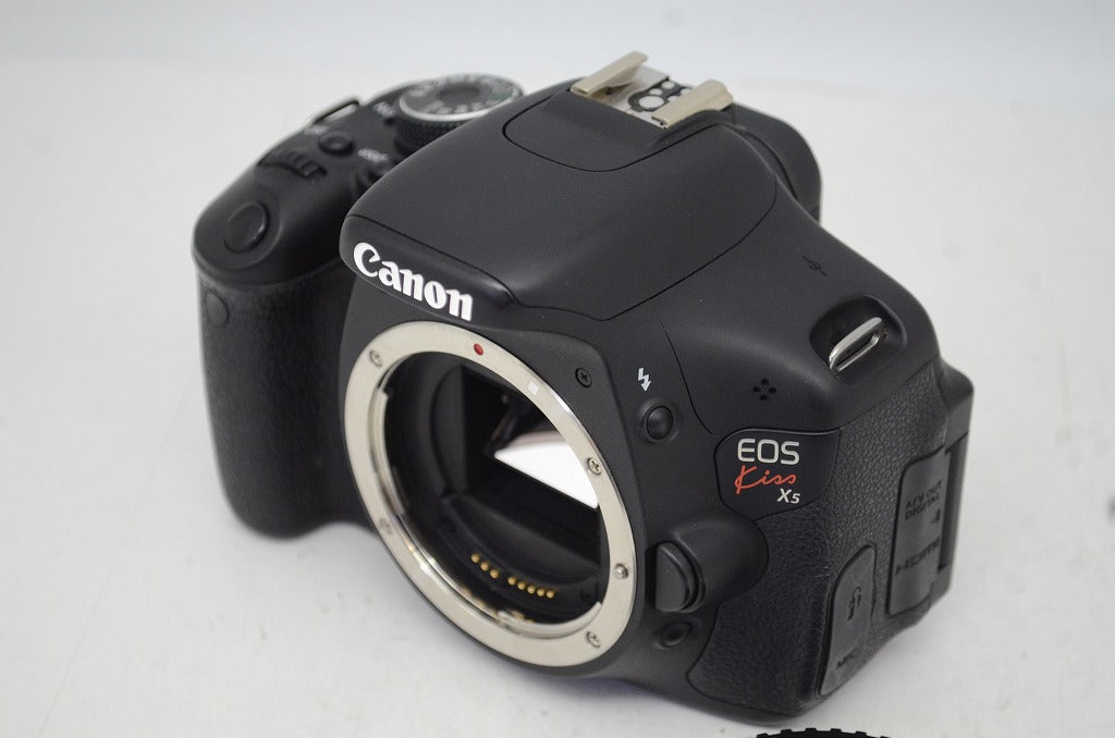 良品 Canon キヤノン EOS Kiss X5 ボディ デジタル一眼レフカメラ 250910d