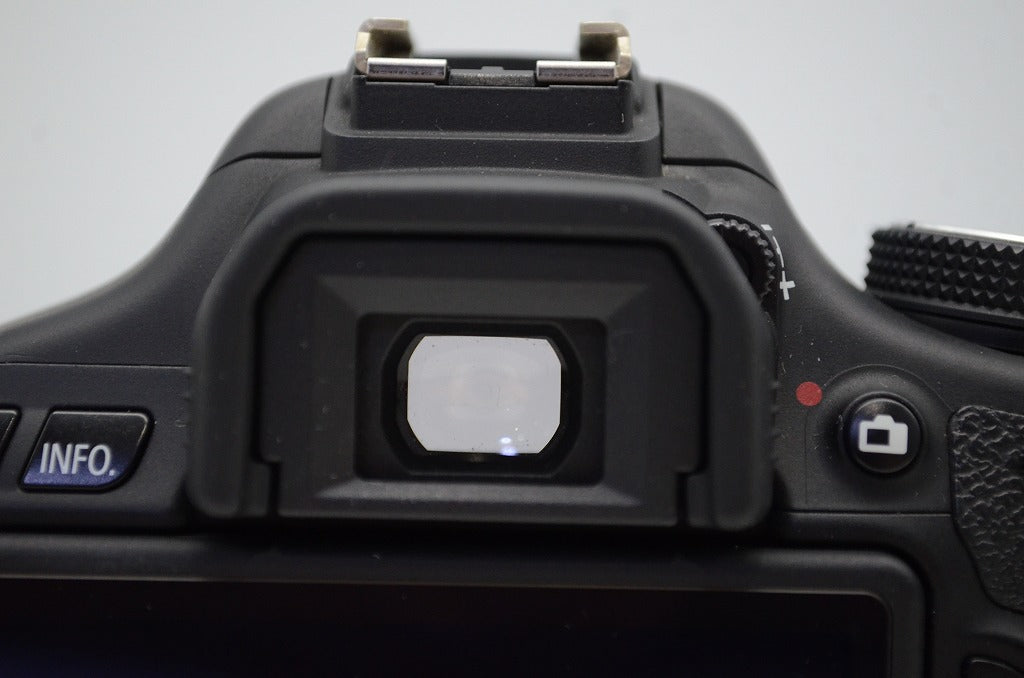 良品 Canon キヤノン EOS Kiss X5 ボディ デジタル一眼レフカメラ 250910d