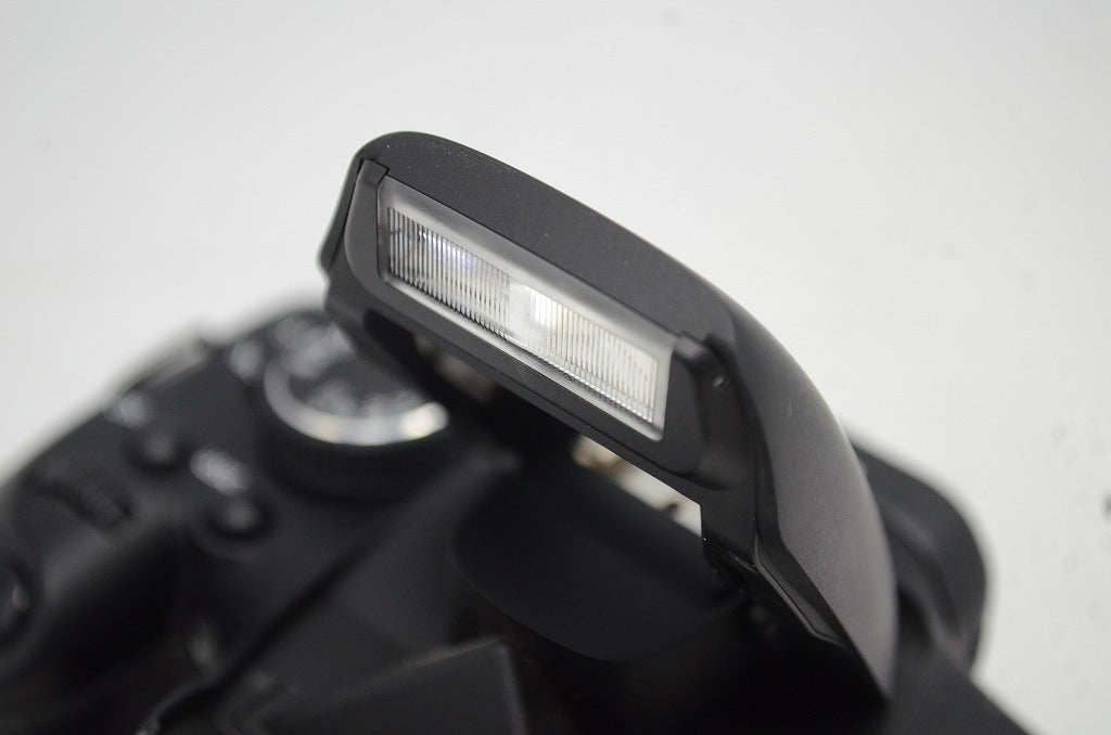 良品 Canon キヤノン EOS Kiss X5 ボディ デジタル一眼レフカメラ 250910d