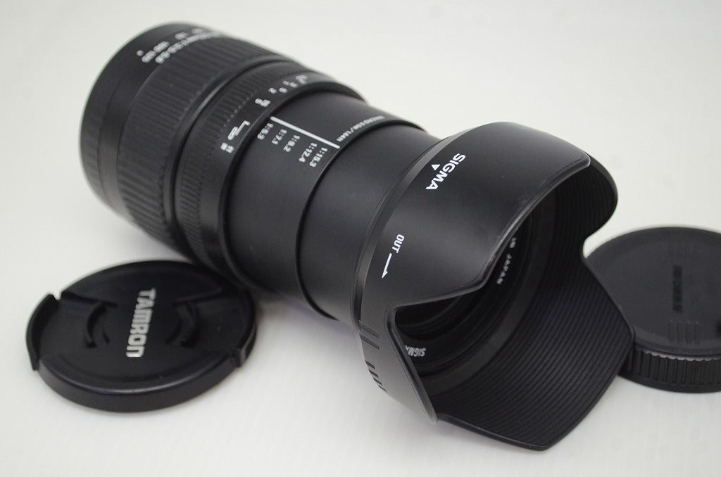 良品 SIGMA シグマ 18-125mm F3.5-5.6 DC Canon キヤノン EFマウント APS-C ズームレンズ フード付 251107e