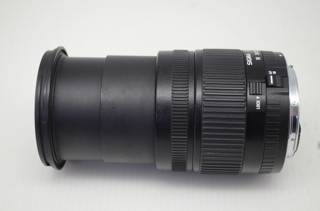 良品 SIGMA シグマ 18-125mm F3.5-5.6 DC Canon キヤノン EFマウント APS-C ズームレンズ フード付 251107e