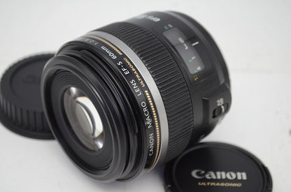 Canon キヤノン EF-S 60mm F2.8 MACRO USM APS-C 単焦点レンズ フード ポーチ付 250910j