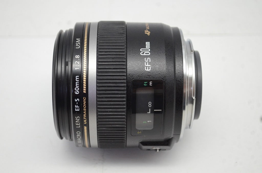 Canon キヤノン EF-S 60mm F2.8 MACRO USM APS-C 単焦点レンズ フード ポーチ付 250910j