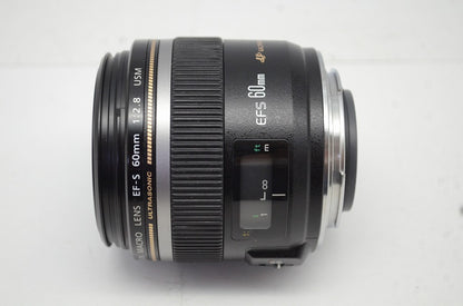 Canon キヤノン EF-S 60mm F2.8 MACRO USM APS-C 単焦点レンズ フード ポーチ付 250910j