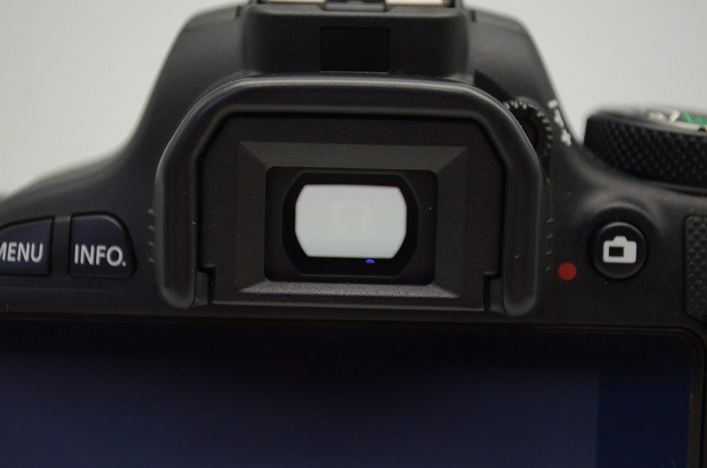 美品 Canon キヤノン EOS Kiss X7 + EF-S 18-55 IS STM レンズキット デジタル一眼レフカメラ 250910r