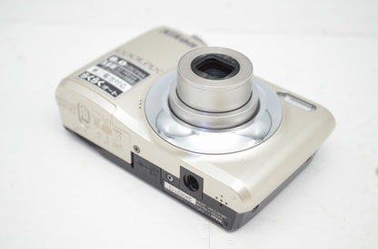 Nikon ニコン COOLPIX L21 コンパクトデジタルカメラ シルバー 250912a