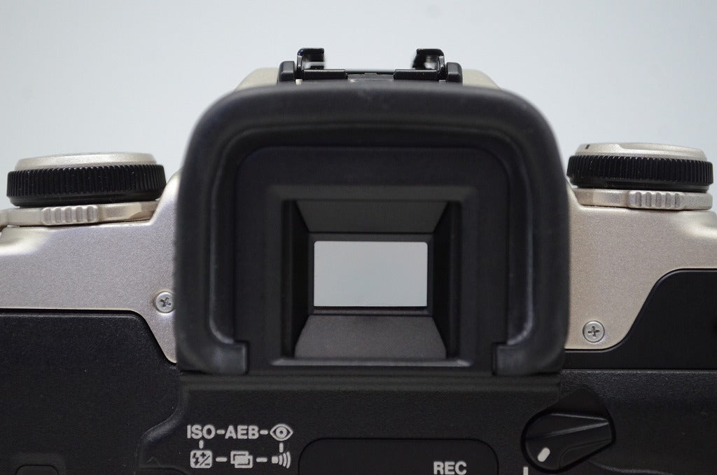 美品 Canon キヤノン EOS 55 + EF 28-90mm F4-5.6 II USM シルバー フィルム一眼レフカメラ 251110v