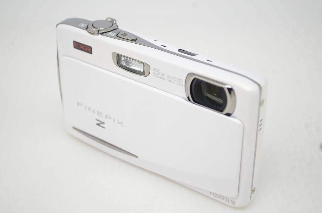 美品 FUJIFILM フジフィルム FinePix Z950EXR コンパクトデジタルカメラ ホワイト 251117t