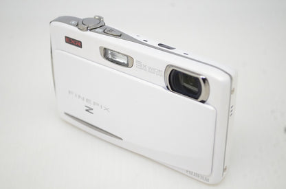 美品 FUJIFILM フジフィルム FinePix Z950EXR コンパクトデジタルカメラ ホワイト 251117t