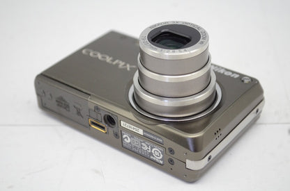 Nikon ニコン COOLPIX S700 コンパクトデジタルカメラ アーバンブラック 元箱付 250915i