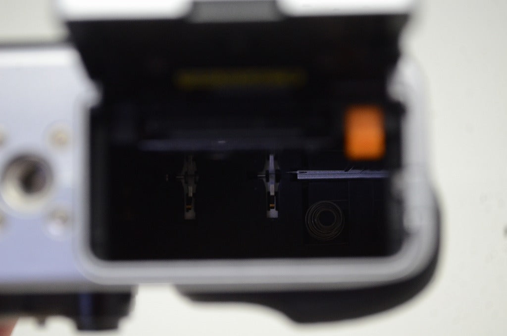 FUJIFILM フジフィルム X-E1 ボディ ミラーレス一眼カメラ シルバー 元箱付 251117b