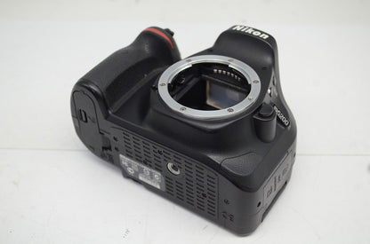 Nikon ニコン D5200 + AF-S DX 18-55mm VR レンズキット デジタル一眼レフカメラ 元箱付 250915r