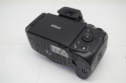 Nikon ニコン D5200 + AF-S DX 18-55mm VR レンズキット デジタル一眼レフカメラ 元箱付 250915r