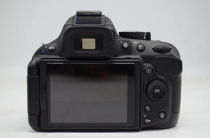 Nikon ニコン D5200 + AF-S DX 18-55mm VR レンズキット デジタル一眼レフカメラ 元箱付 250915r