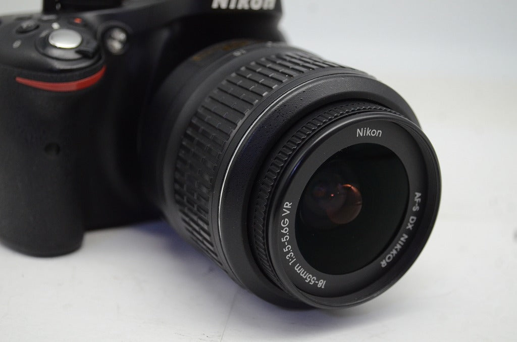 Nikon ニコン D5200 + AF-S DX 18-55mm VR レンズキット デジタル一眼レフカメラ 元箱付 250915r