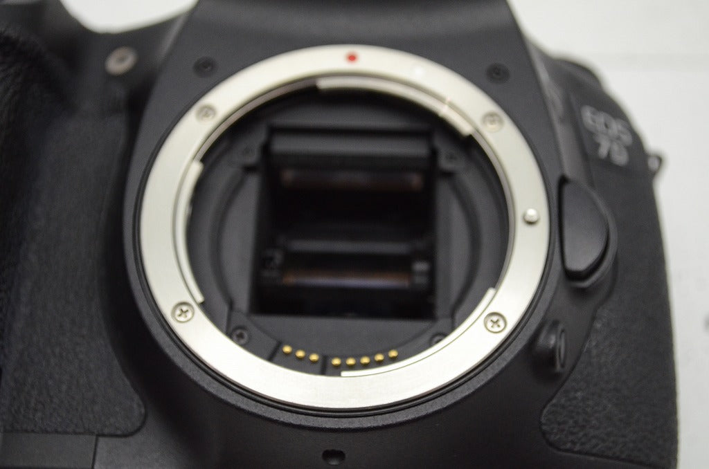 良品 Canon キヤノン EOS 7D + BG-E7 デジタル一眼レフカメラ 250915a