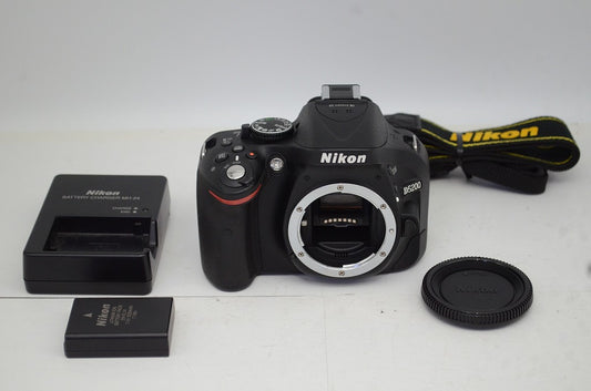 美品 Nikon D5200 ボディ ニコン デジタル一眼レフカメラ ブラック 250916p