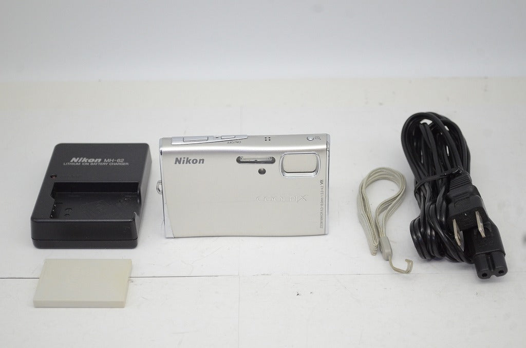 良品 Nikon ニコン COOLPIX S51 コンパクトデジタルカメラ グロスシルバー 250917j