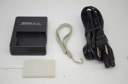 良品 Nikon ニコン COOLPIX S51 コンパクトデジタルカメラ グロスシルバー 250917j