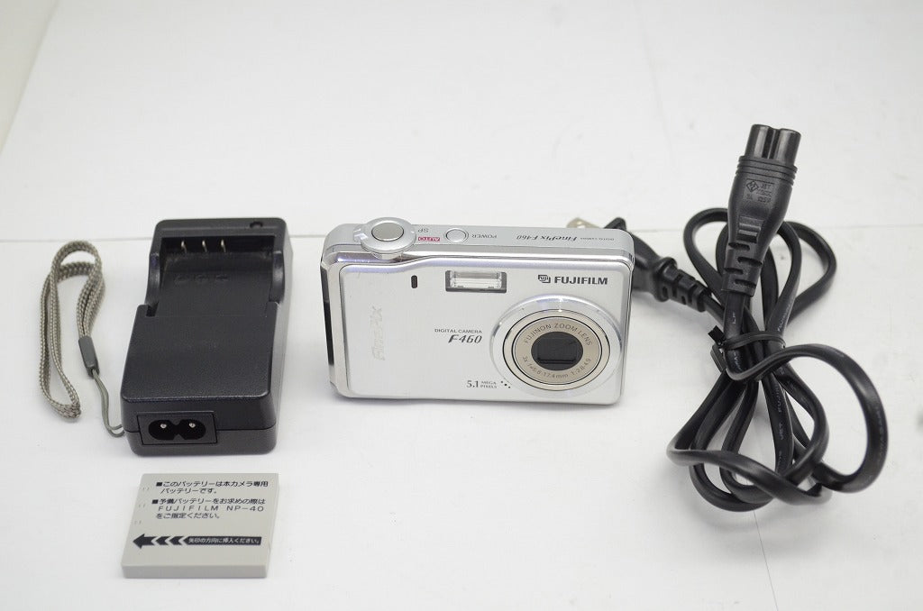 FUJIFILM フジフィルム Finepix F460 コンパクトデジタルカメラ シルバー 250919m