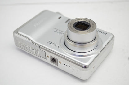 FUJIFILM フジフィルム Finepix F460 コンパクトデジタルカメラ シルバー 250919m