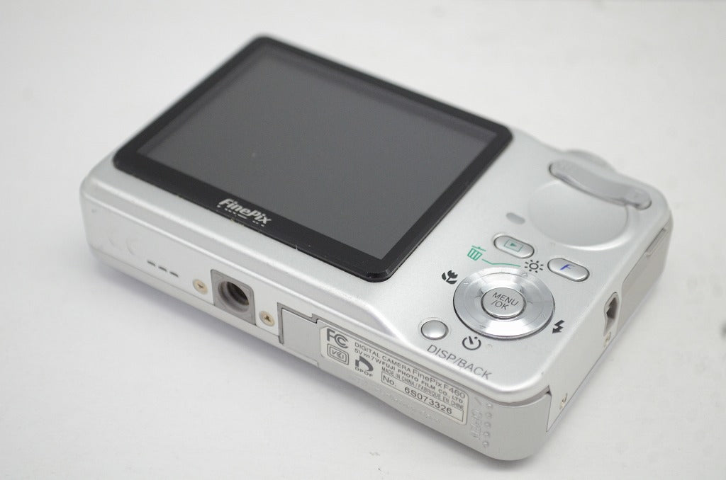 FUJIFILM フジフィルム Finepix F460 コンパクトデジタルカメラ シルバー 250919m
