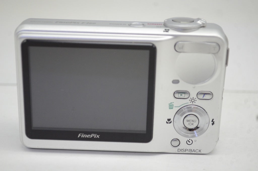 FUJIFILM フジフィルム Finepix F460 コンパクトデジタルカメラ シルバー 250919m