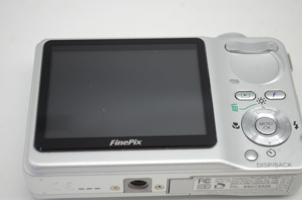 FUJIFILM フジフィルム Finepix F460 コンパクトデジタルカメラ シルバー 250919m