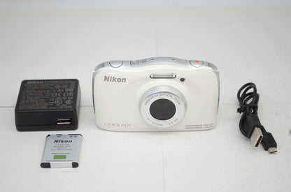 Nikon ニコン COOLPIX S33 コンパクトデジタルカメラ ホワイト 250919l
