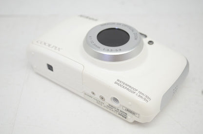 Nikon ニコン COOLPIX S33 コンパクトデジタルカメラ ホワイト 250919l