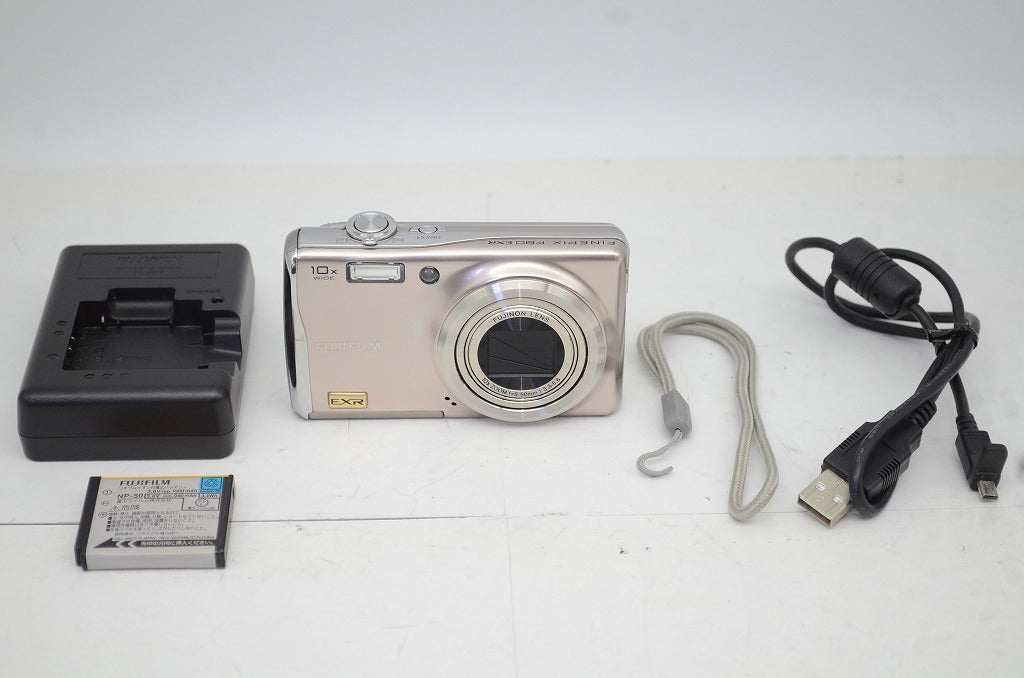 美品 FUJIFILM フジフィルム FinePix F80EXR コンパクトデジタルカメラ シルバー 250924v