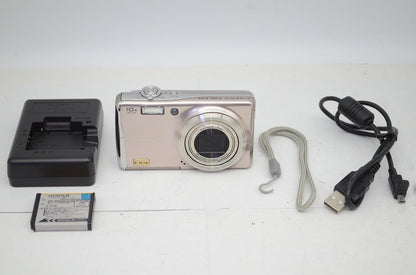 美品 FUJIFILM フジフィルム FinePix F80EXR コンパクトデジタルカメラ シルバー 250924v