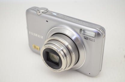 良品 FUJIFILM フジフィルム FinePix JX200 コンパクトデジタルカメラ シルバー 元箱付 251126p