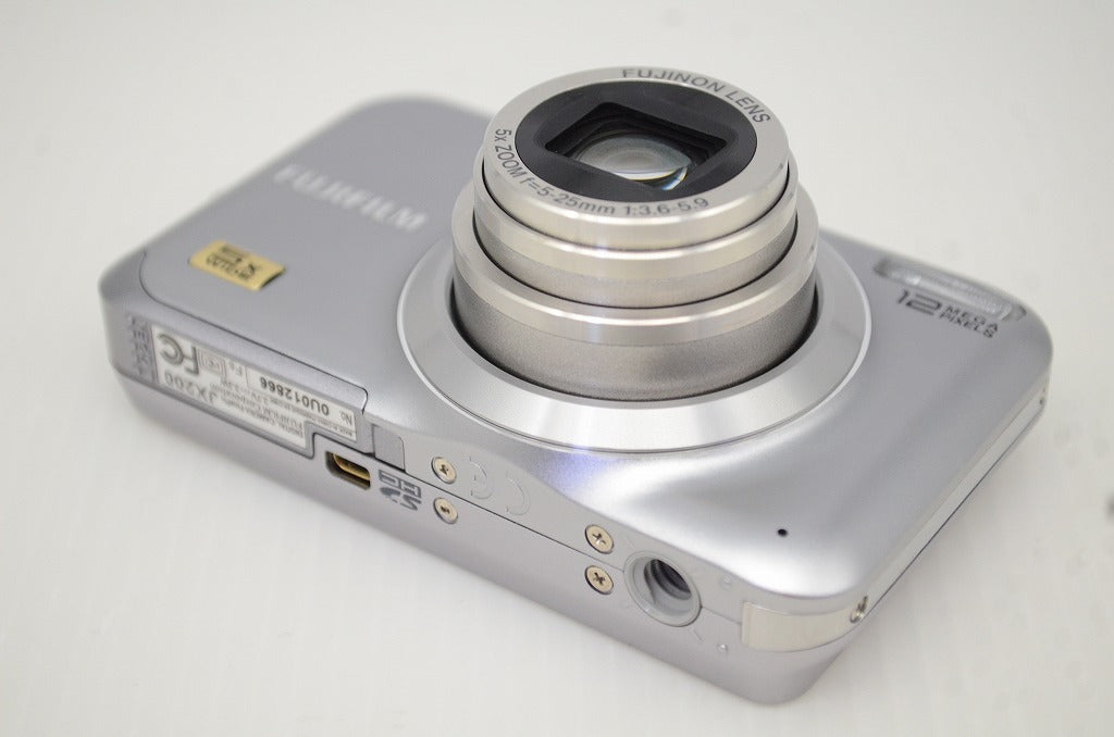 良品 FUJIFILM フジフィルム FinePix JX200 コンパクトデジタルカメラ シルバー 元箱付 251126p