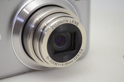 良品 FUJIFILM フジフィルム FinePix JX200 コンパクトデジタルカメラ シルバー 元箱付 251126p
