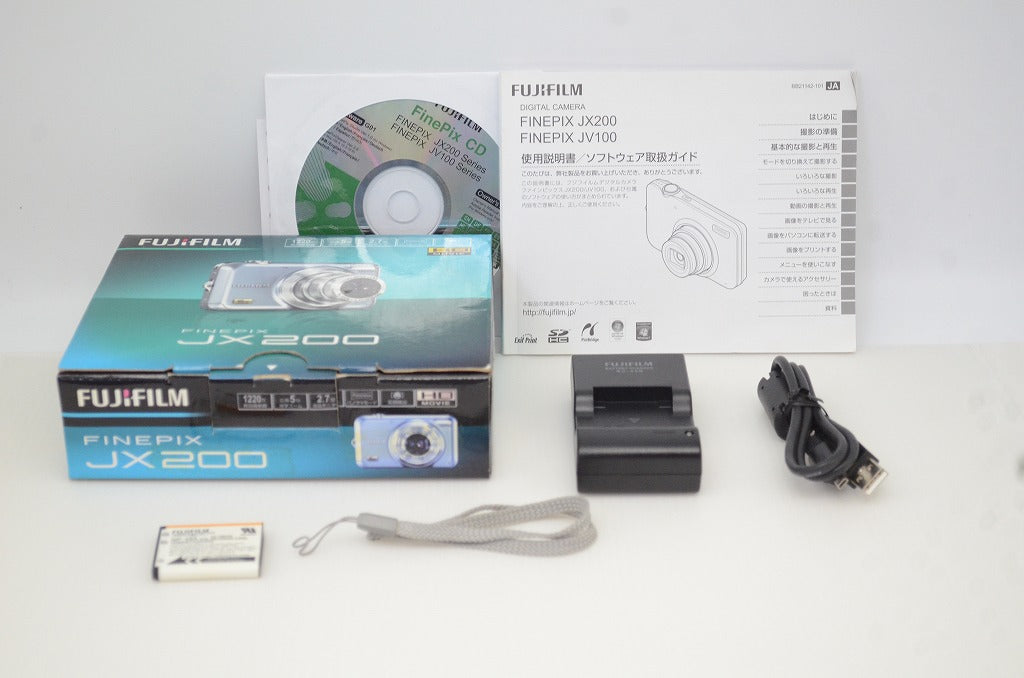 良品 FUJIFILM フジフィルム FinePix JX200 コンパクトデジタルカメラ シルバー 元箱付 251126p