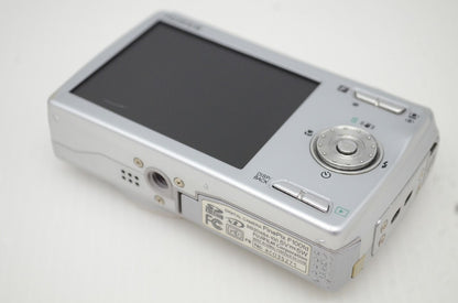 FUJIFILM フジフィルム FinePix F100fd コンパクトデジタルカメラ シルバー 251127j