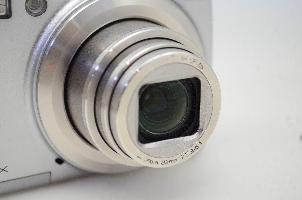 FUJIFILM フジフィルム FinePix F100fd コンパクトデジタルカメラ シルバー 251127j