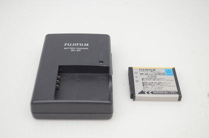 FUJIFILM フジフィルム FinePix F100fd コンパクトデジタルカメラ シルバー 251127j