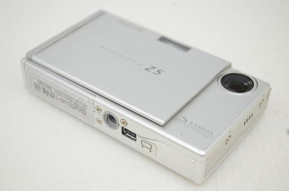 FUJIFILM フジフィルム FinePix Z5fd コンパクトデジタルカメラ シルバー 元箱付 251128c