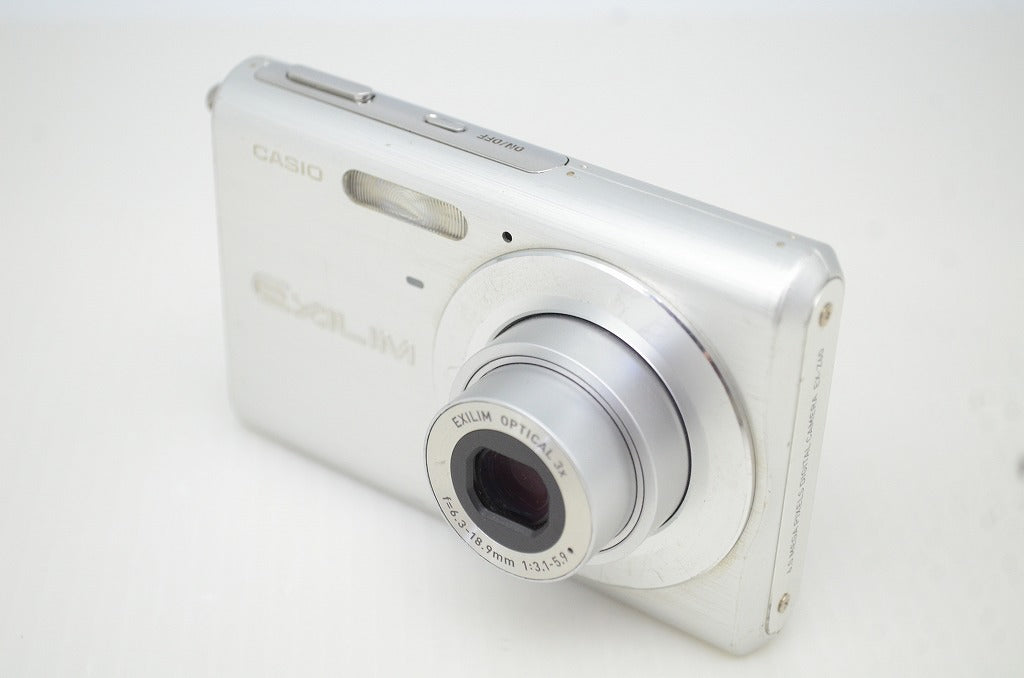 CASIO カシオ EXILIM EX-Z60 コンパクトデジタルカメラ シルバー 元箱付 251128e