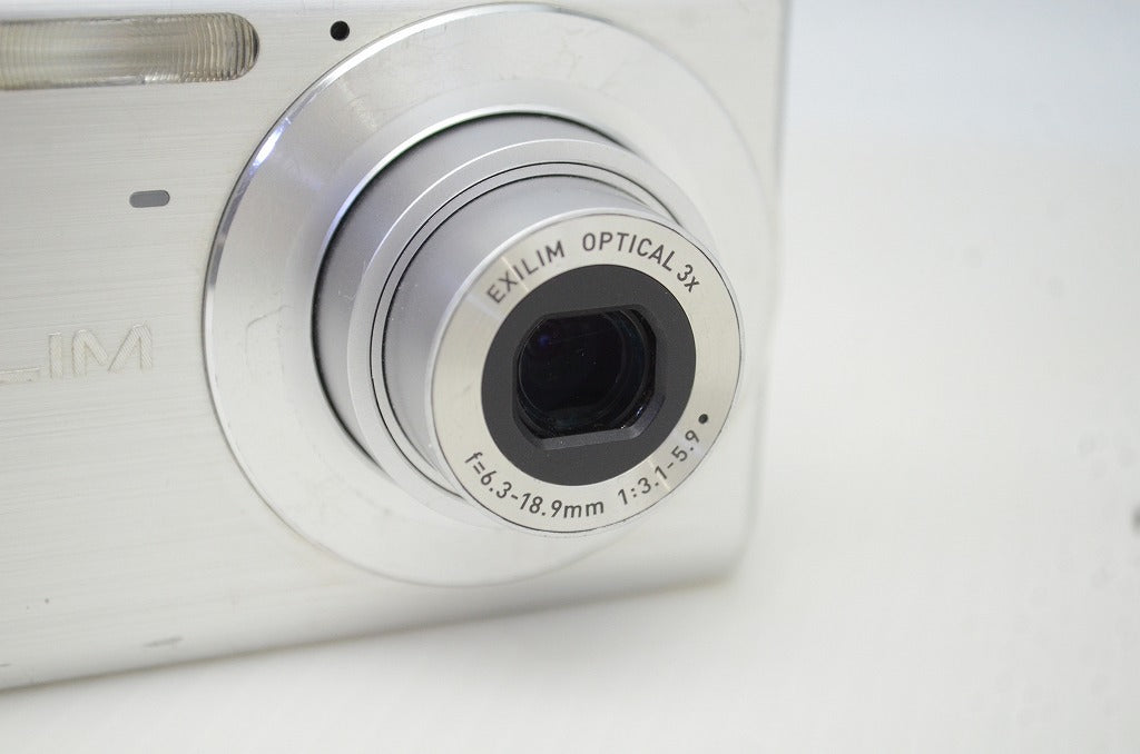 CASIO カシオ EXILIM EX-Z60 コンパクトデジタルカメラ シルバー 元箱付 251128e