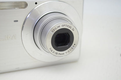 CASIO カシオ EXILIM EX-Z60 コンパクトデジタルカメラ シルバー 元箱付 251128e