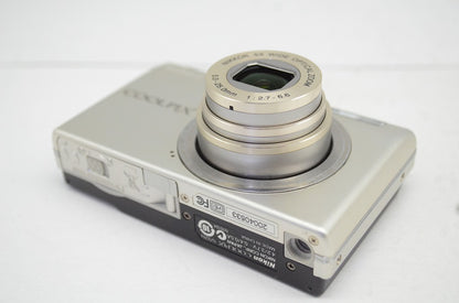 良品 Nikon ニコン COOLPIX S570 コンパクトデジタルカメラ シルバー 250924aj